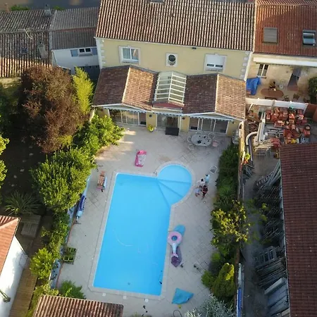 Bienvenue Chez Lilaroma Bed & Breakfast